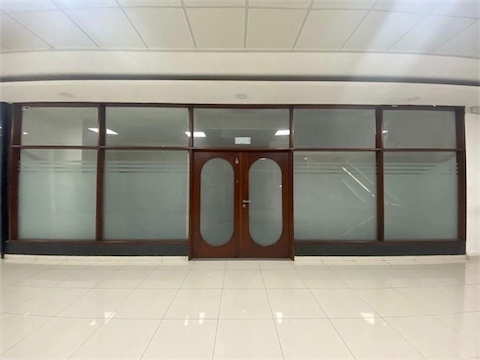 oficinas y locales comerciales - Local en Naco primer nivel  8