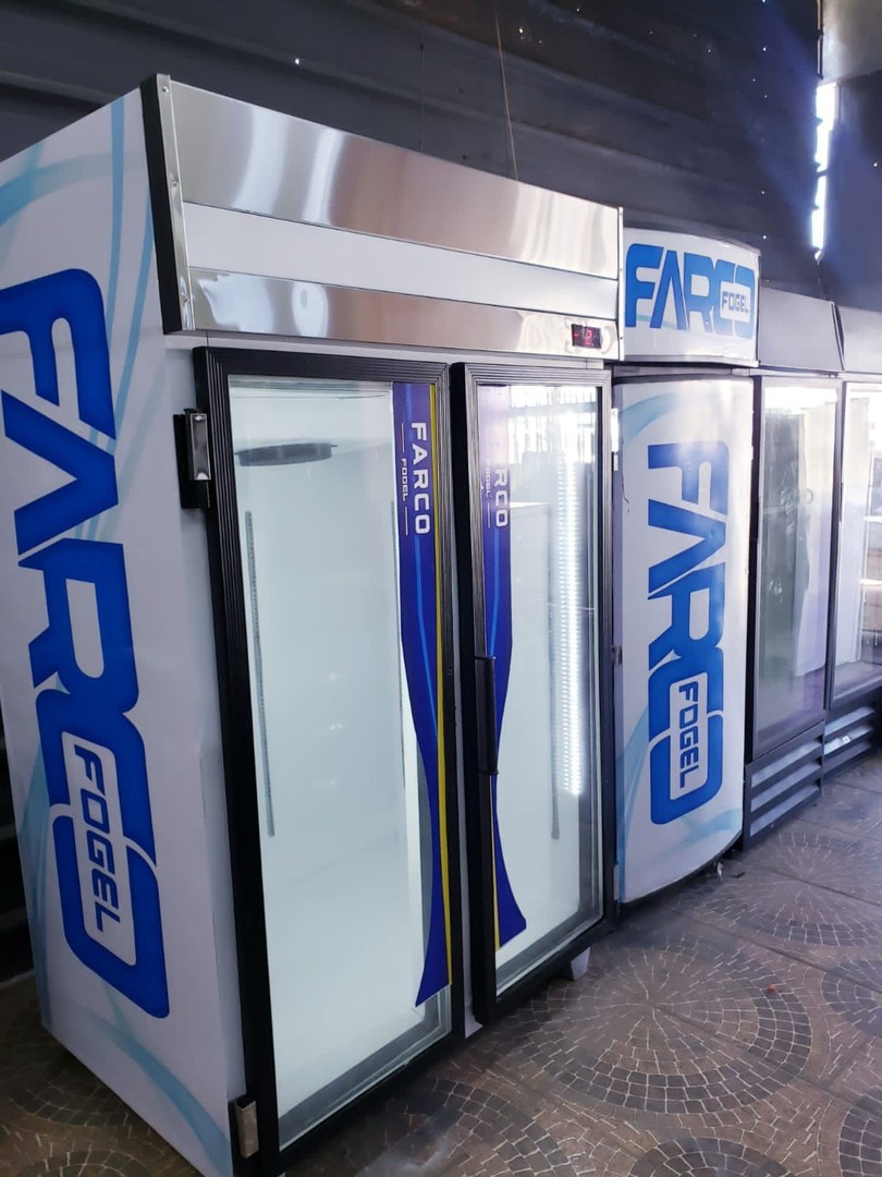 equipos profesionales - Refrigeradores Farco exhibidores 2 puertas renovados 8