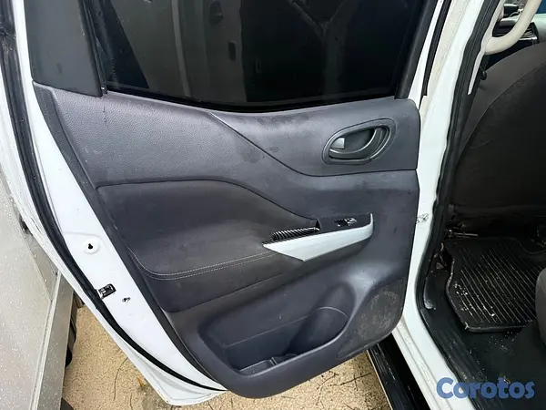 jeepetas y camionetas - Nissan Frontier  6