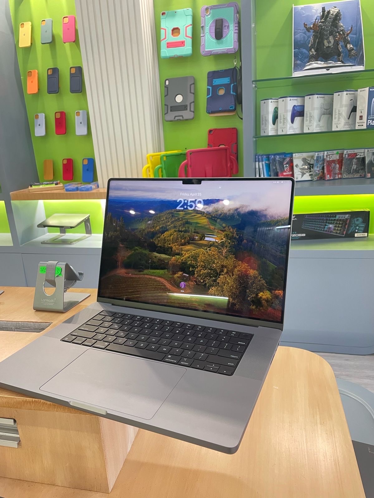 computadoras y laptops - MacBook M1 MAX 64GB RAN 2TBSSD/ SUELTA/ 3