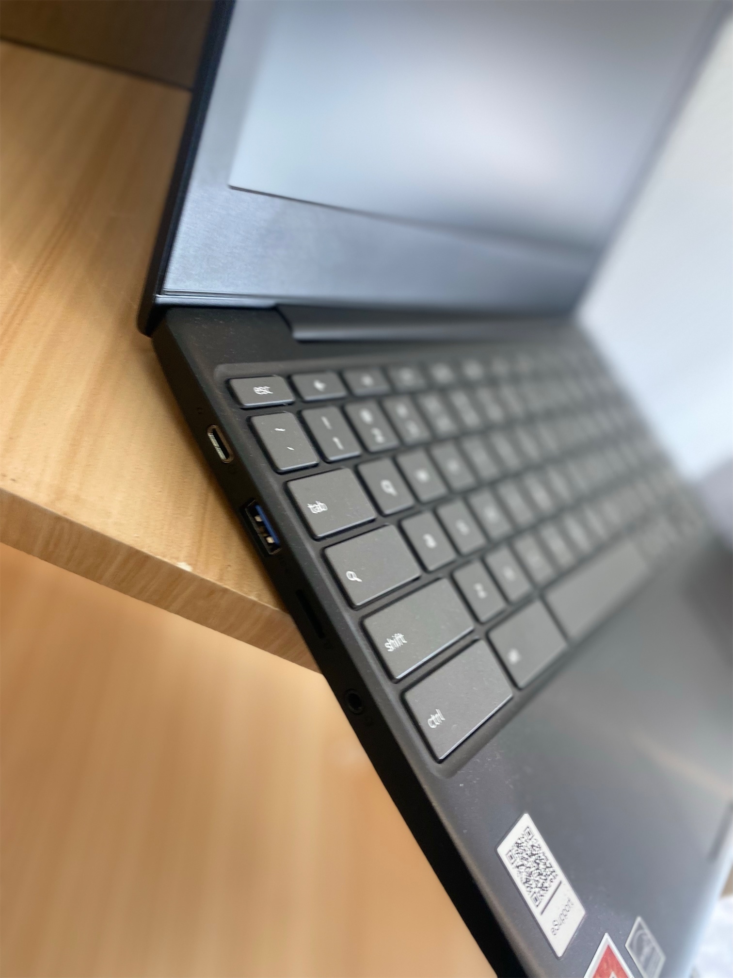computadoras y laptops - Laptop lenovo Ideapad 3 AMD A6 4Gb de ram 32 EMMC 11.6 pulgada nueva 1