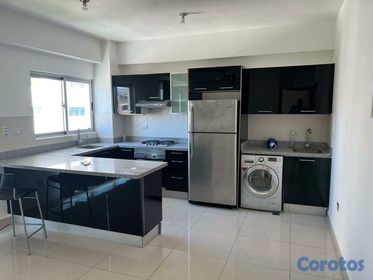 apartamentos - ALQUILO APTO de 1 HAB, 7MO. NIVEL, BALCON, ENS. PI 2