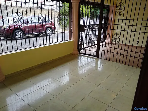 casas - Casa 2 pisos, 2 viviendas independientes, parqueo  3