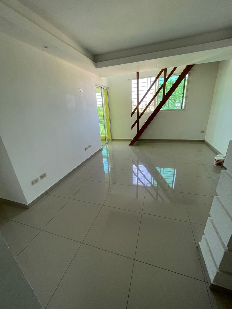 apartamentos - Apartamento Cuarto piso, tipo penhouse, con terraza y gazebo, Aut. San Isidro 4