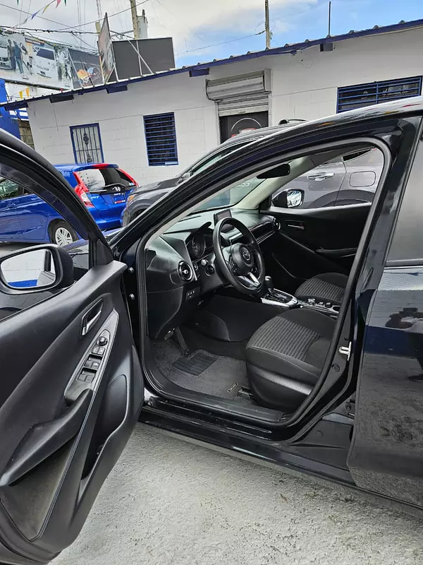 carros - MAZDA DEMIO 6