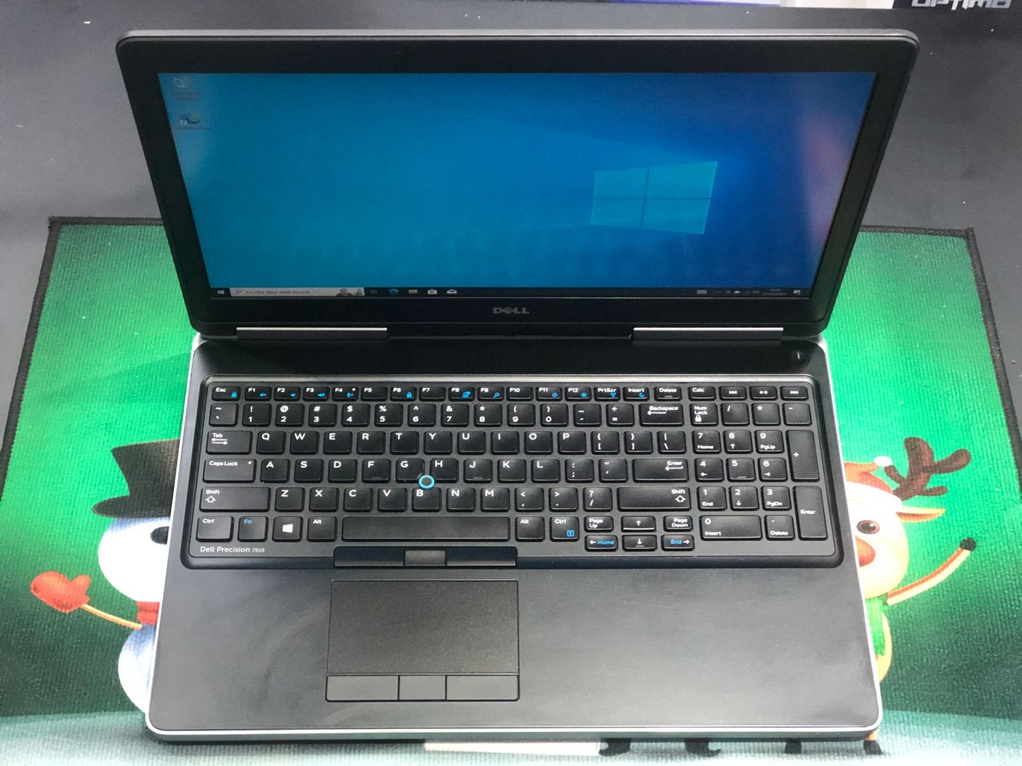 computadoras y laptops - Laptop Dell Precision 7510 i7 de 6Ta, 8GB de Ram DDR4 256GB SSD Nvidia M800M 4GB 2