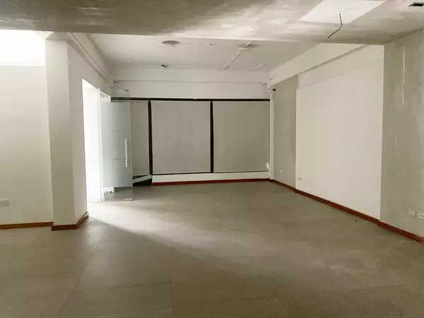 oficinas y locales comerciales - Local céntrico en la esperilla 7
