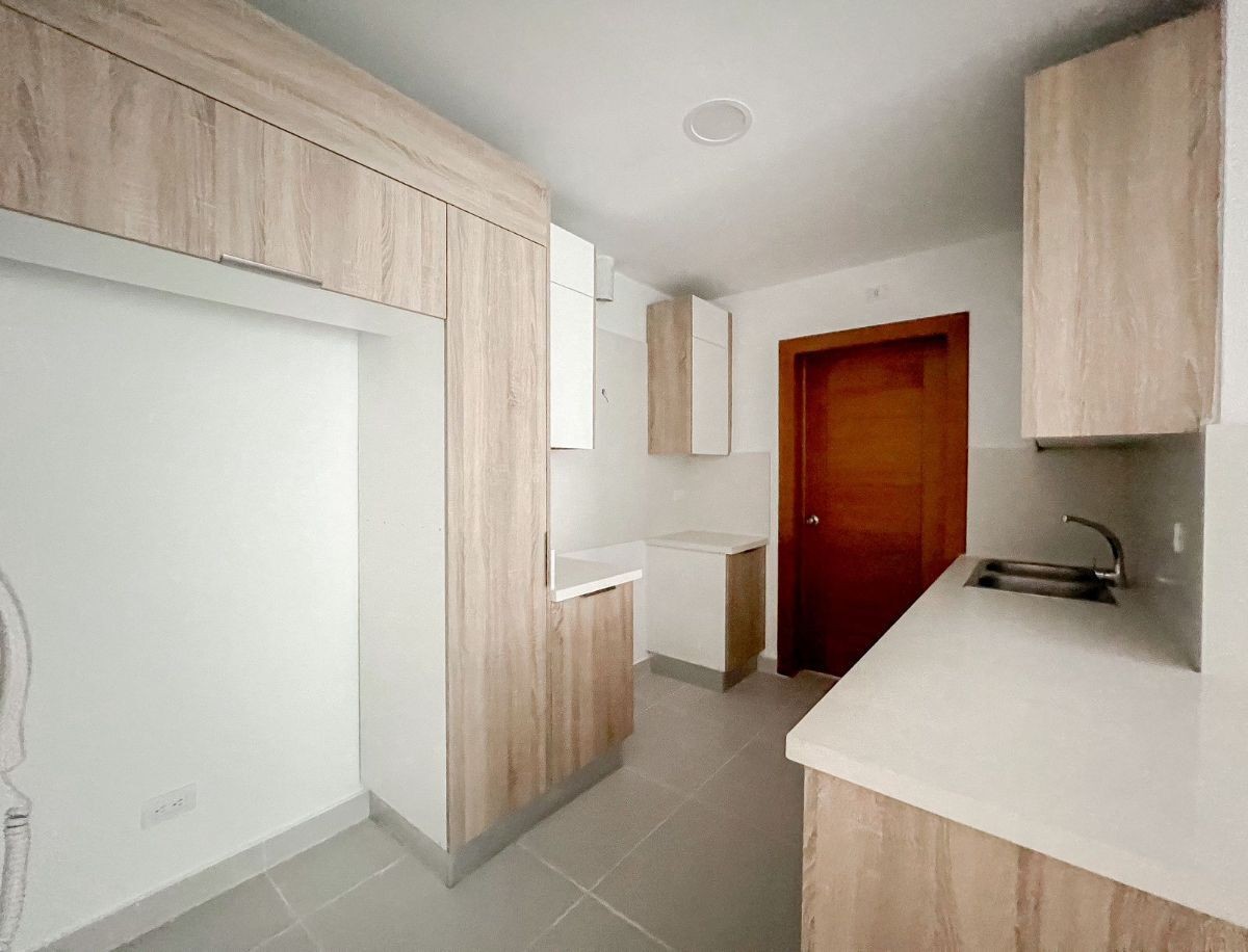 apartamentos - Evaristo Morales, Apartamento Para Estrenar, Ideal Para Residencia o Inversion. 2