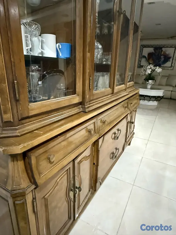 muebles y colchones - Vitrina 6