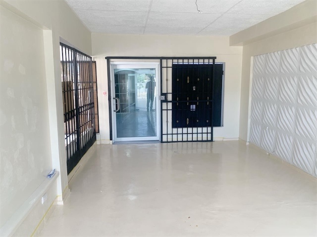 oficinas y locales comerciales - Local primer nivel amplio  6