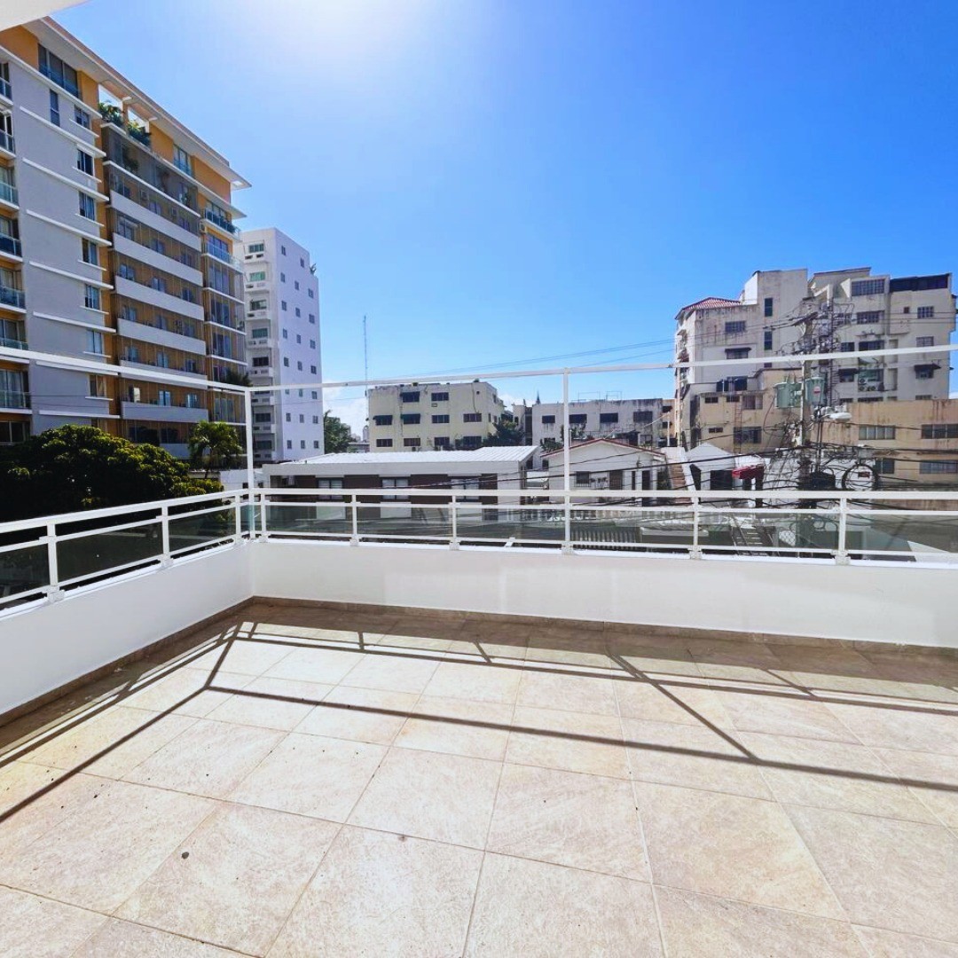 apartamentos - Apartamento en Alquiler en Evaristo Morales CON TERRAZA PRIVADA.
2 Hab 
US$1,300 6