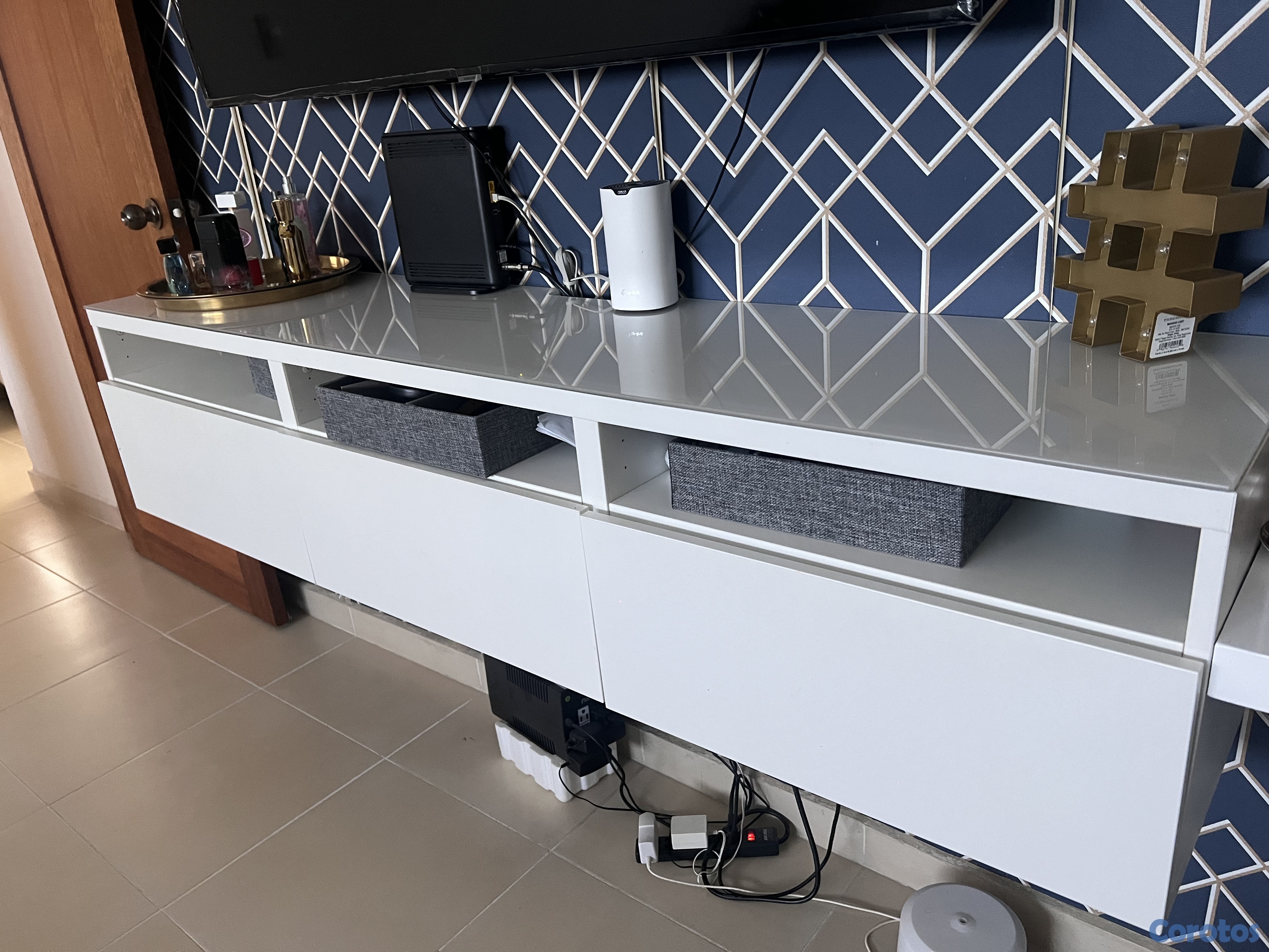 muebles y colchones - Mueble con gavetas Besta IKEA. Como nuevo 