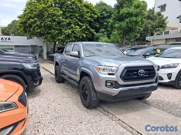 jeepetas y camionetas - Toyota Tacoma SR 2020 9
