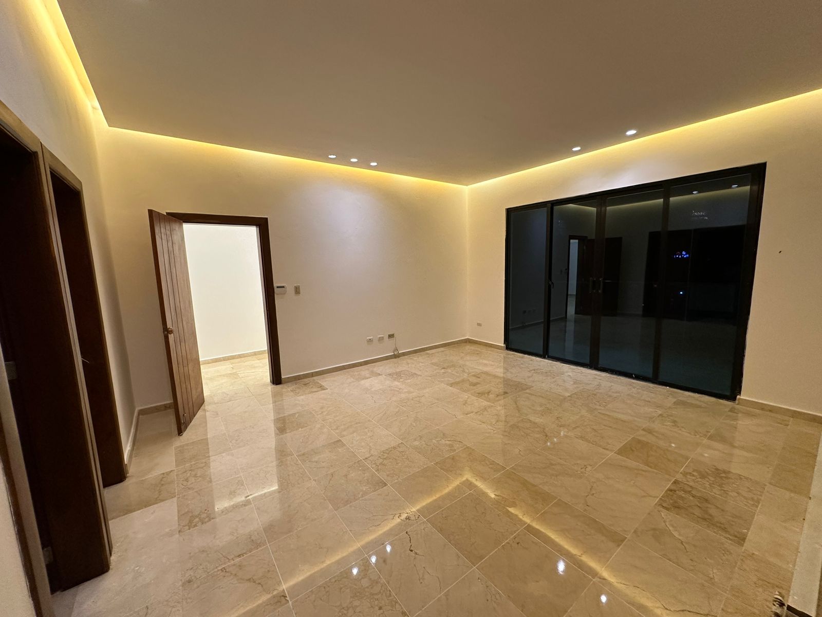 casas - HERMOSA Y AMPLIA CASA CON LINEA BLANCA EN ALQUILER 5