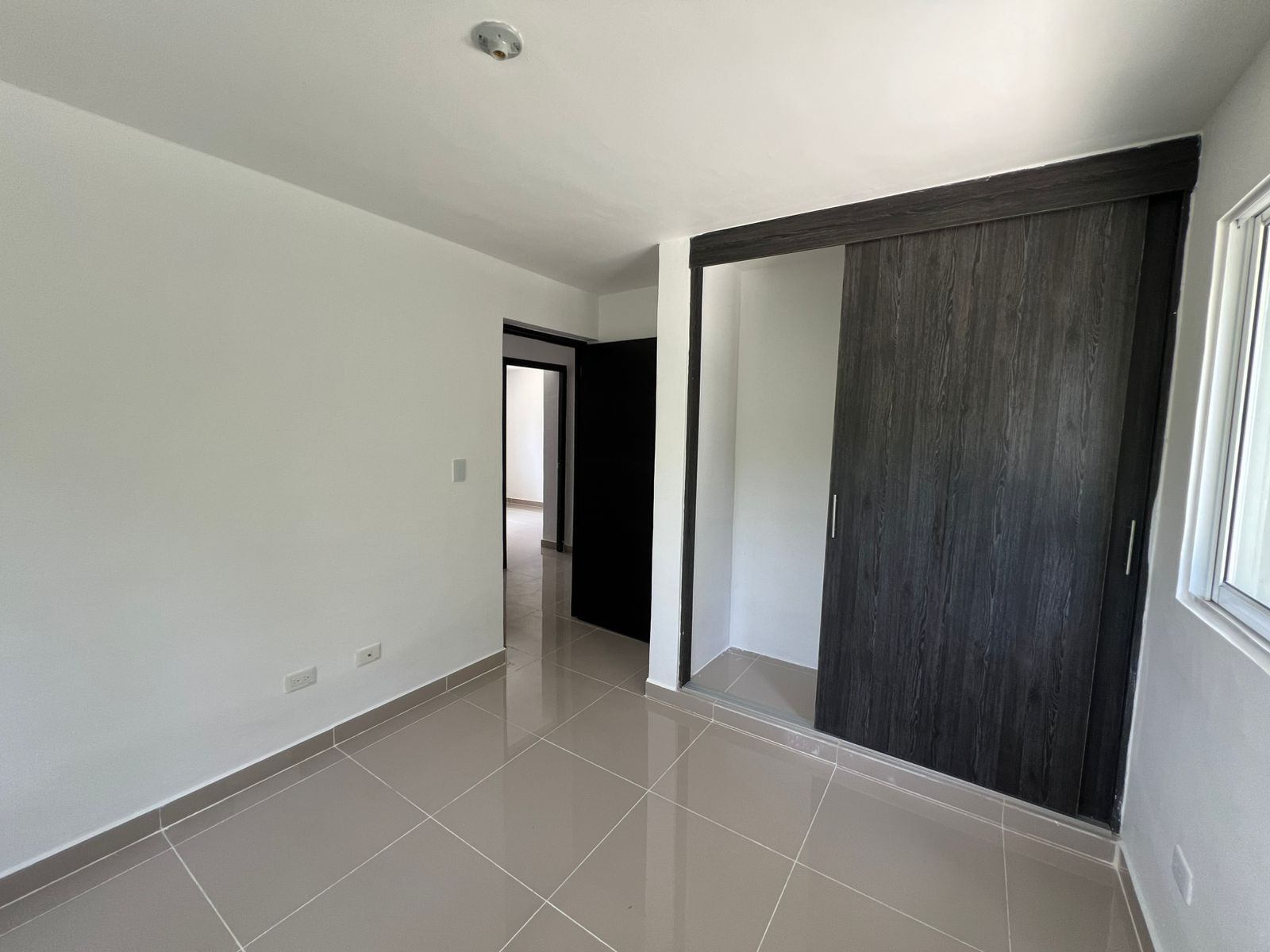 apartamentos - Se alquila apartamento nuevo en la charles de gaulle prox. Al Ney Arias Lora 4
