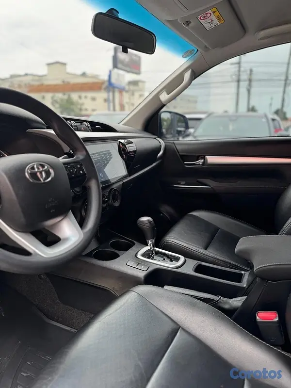 jeepetas y camionetas - Toyota hilux 2025 5