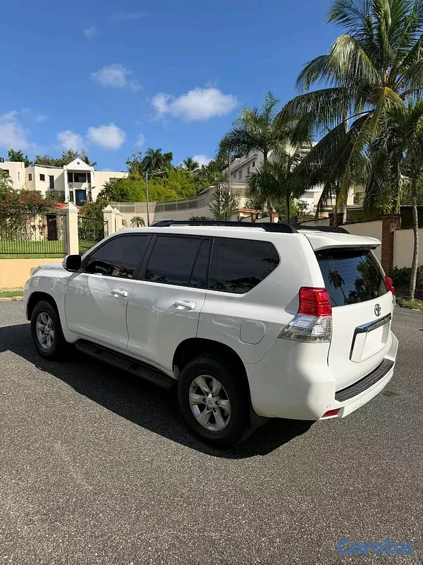 jeepetas y camionetas - Toyota land cruicer prado tx 2010 gasolina  7