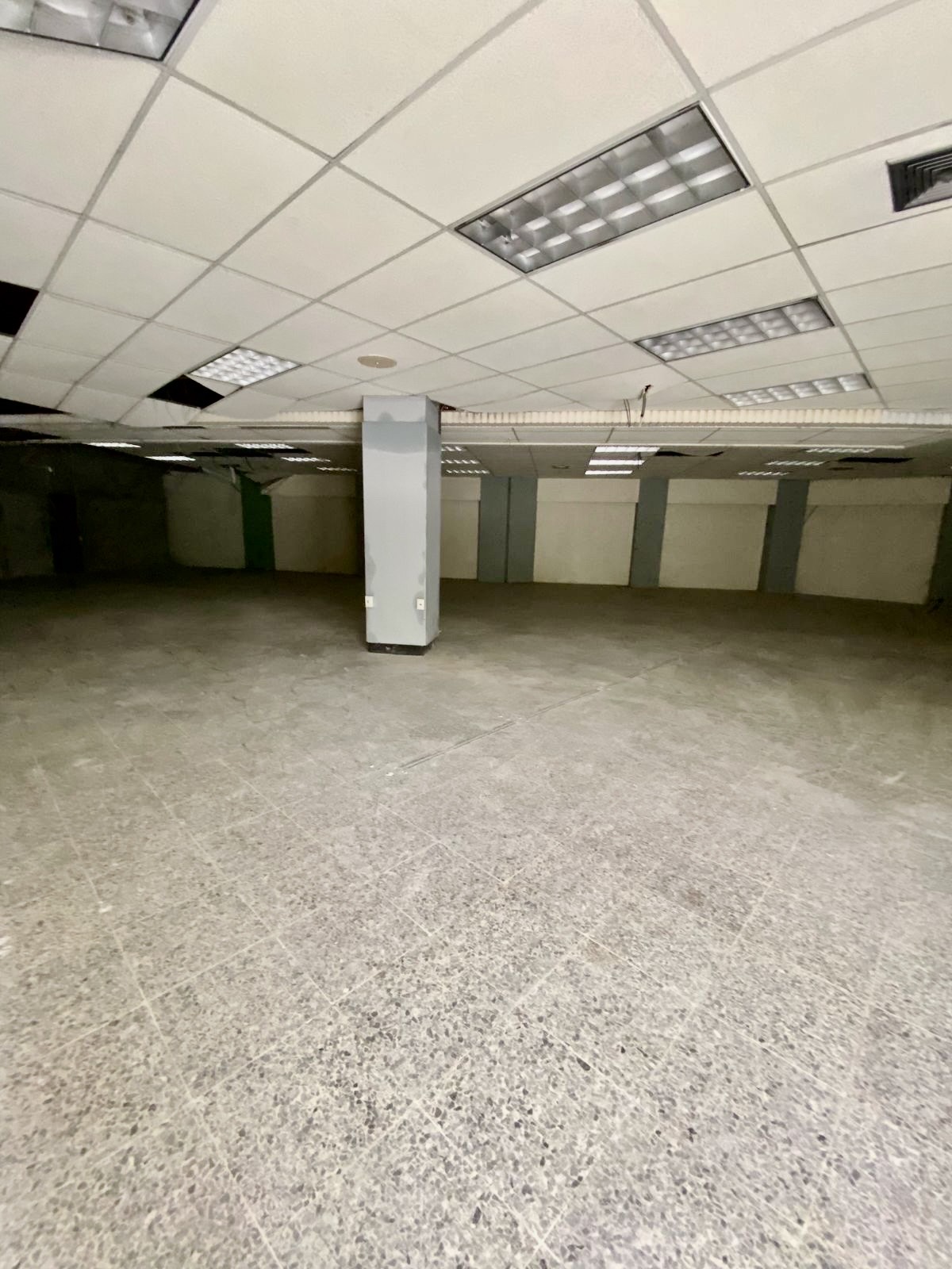 oficinas y locales comerciales - se alquila  1