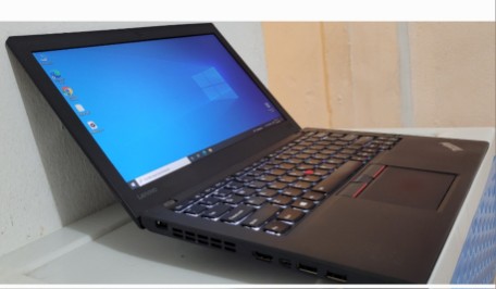 computadoras y laptops - Laptop lenovo thinKpaD 14 Pulg Core i5 6ta Mem 8gb DDR4 Disco 256gb Solido 1