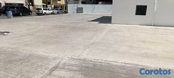 oficinas y locales comerciales - ¡Alquilo Espacio Ideal para Dealer de Vehículos en Bella Vista! 2