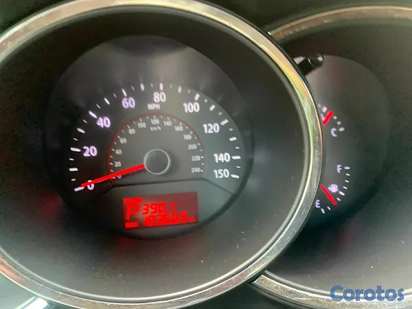 jeepetas y camionetas - Kia Sorento EX 2012 RD$ 480,000 14
