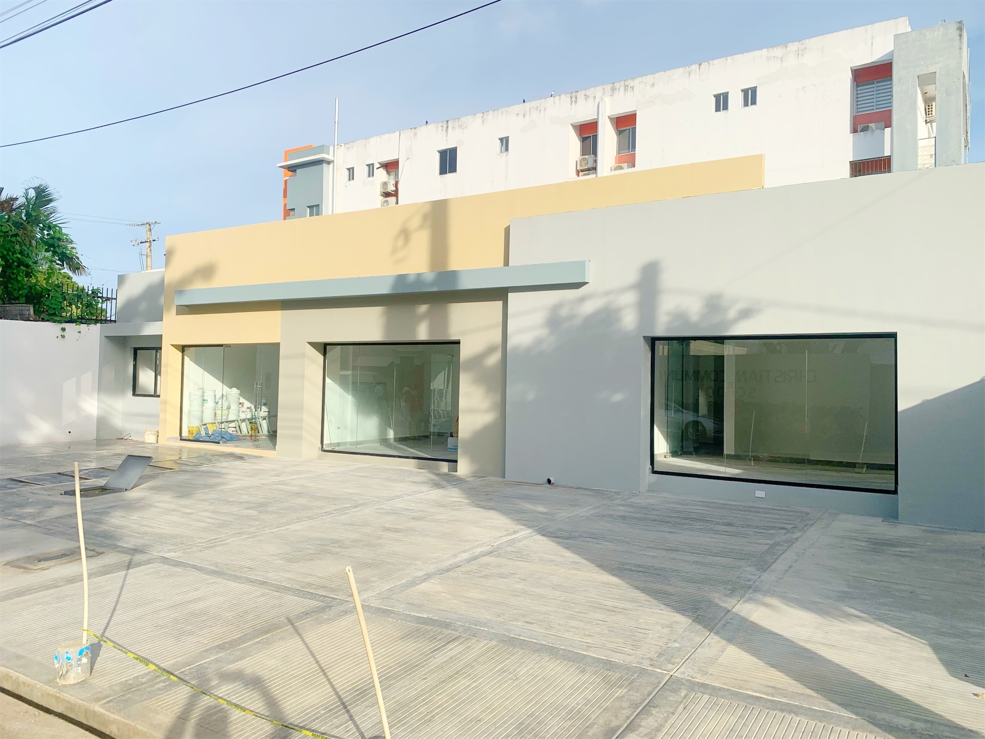 oficinas y locales comerciales - Propiedad céntrica en la Julieta 3