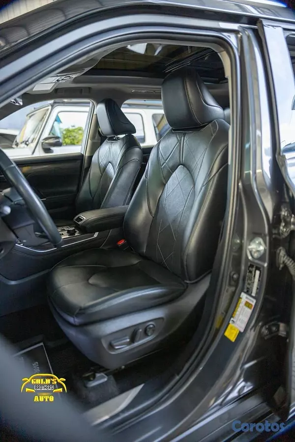 jeepetas y camionetas - Toyota Highlander Platinum 2023 Clean Carfax 7