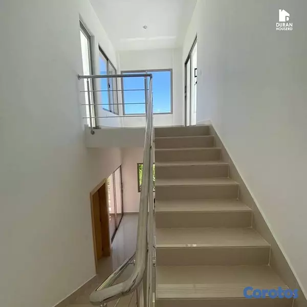 casas - venta de casa en la autopista de san isidro prado oriental Santo Domingo este  4