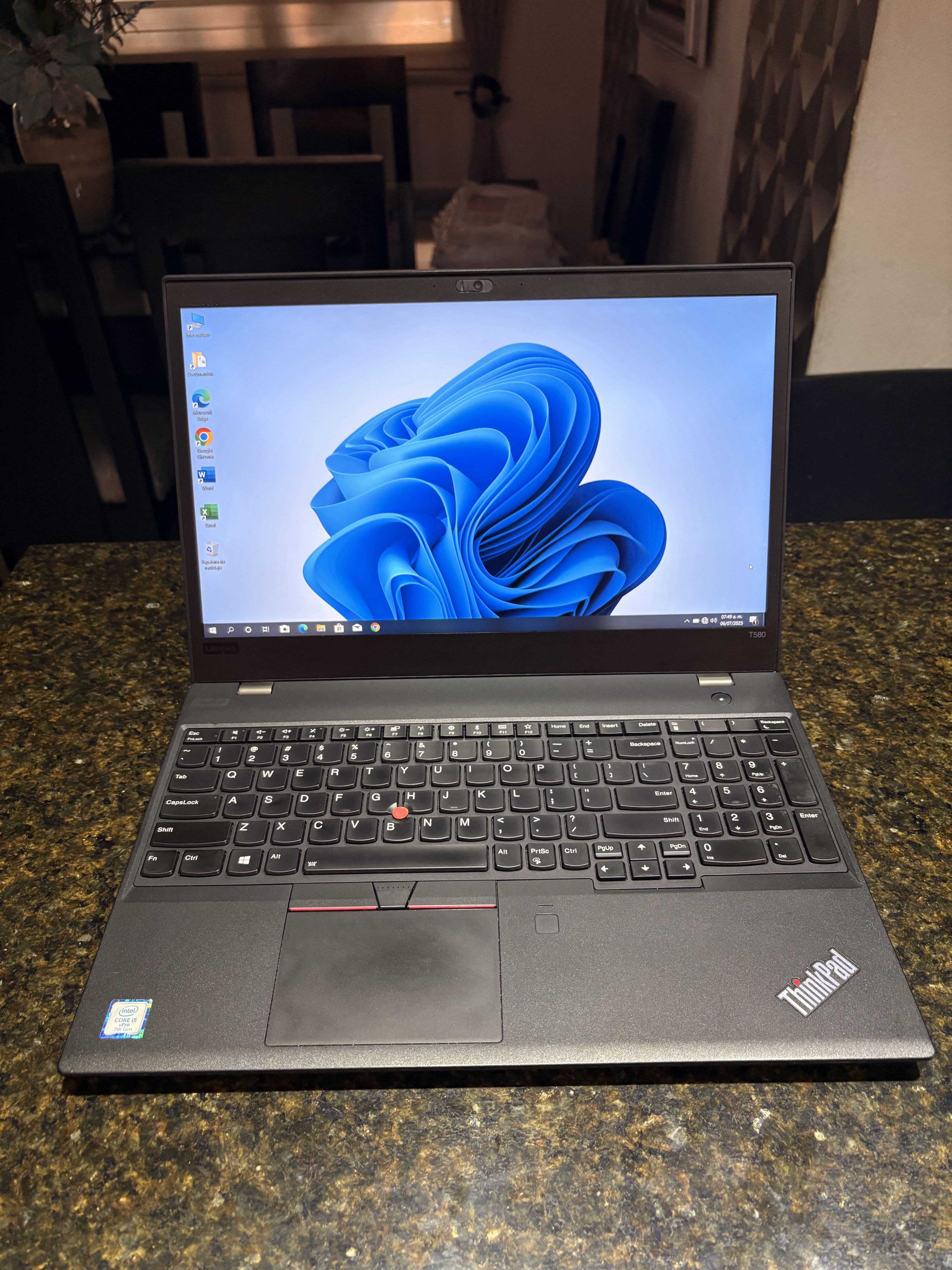 computadoras y laptops - Lenovo ThinkPad T580 Core i5 8Gb de RAM 250GB SSD