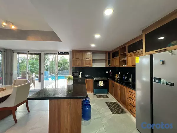 casas vacacionales y villas - Villa en Jarabacoa con 7 habitaciones, piscina, jacuzzi y áreas deportivas 5