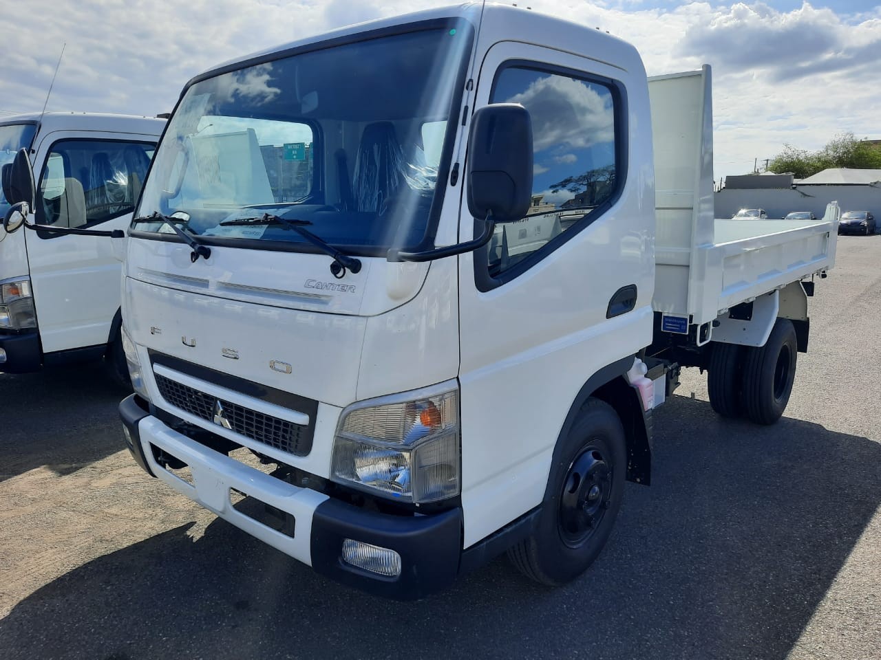 camiones y vehiculos pesados - CAMION MITSUBISHI  VOLTEO 2024 