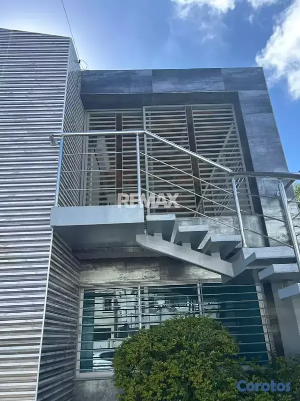 oficinas y locales comerciales - Local comercial de 400mt2 en alquiler en El Millon 6