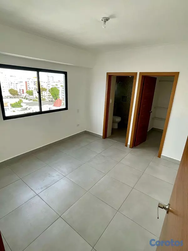 apartamentos - APARTAMENTO EN VENTA EN PISO ALTO CON ASCENSOR  8