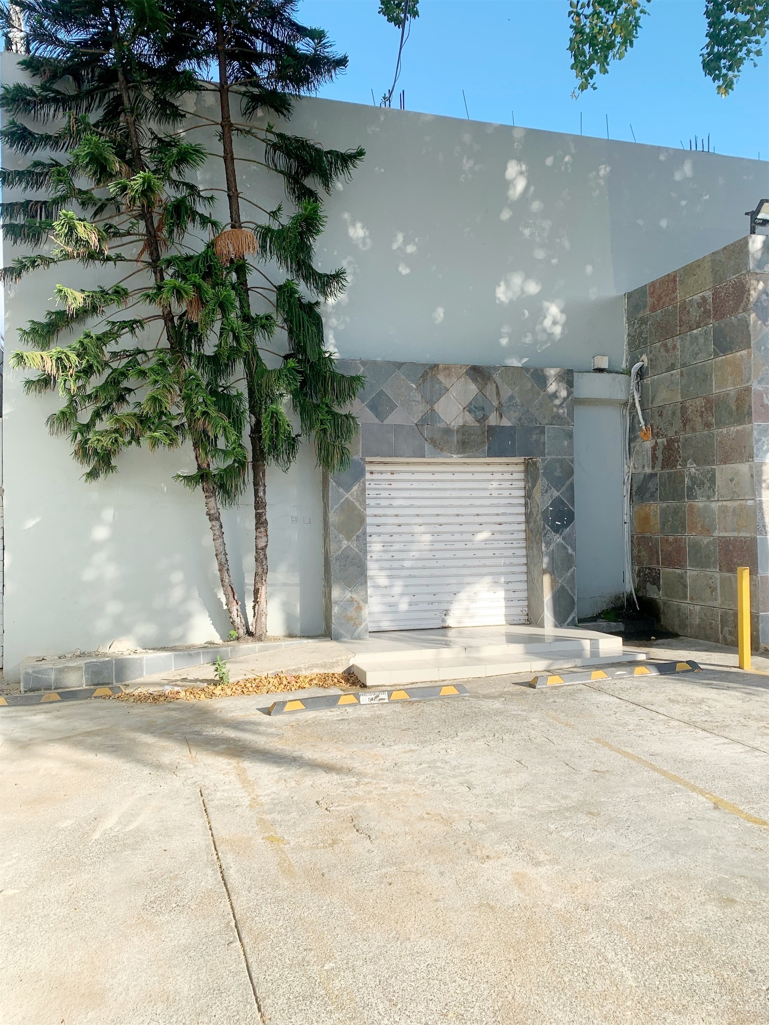 oficinas y locales comerciales - Local con espacio abierto primer nivel 4
