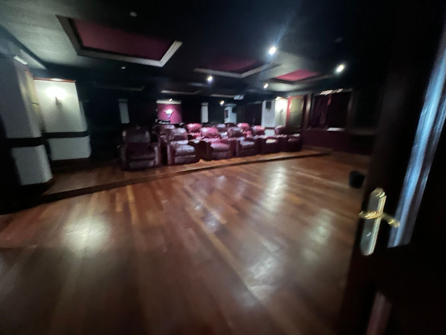 apartamentos - La Esperilla   

usd$650,000

Excelente Apartamento en un 8vo Nivel con vista de 7