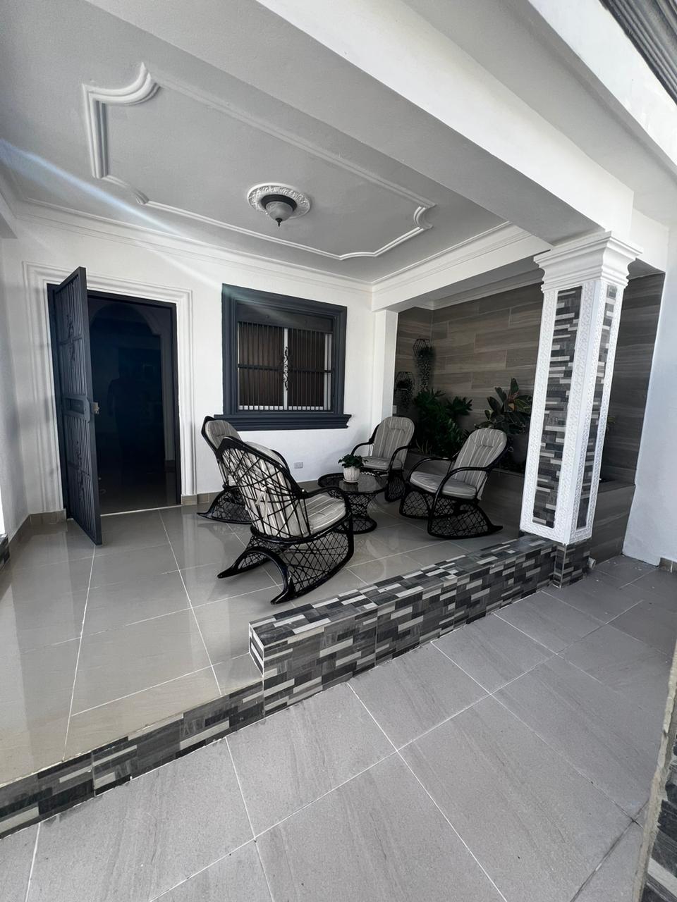 casas - CASA EN VENTA EN LAS CAYENAS, SANTIAGO. 1