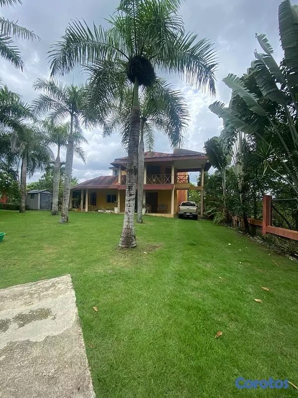 casas vacacionales y villas - venta de Villa vacacional en san Cristóbal con 47 tareas y piscina  4
