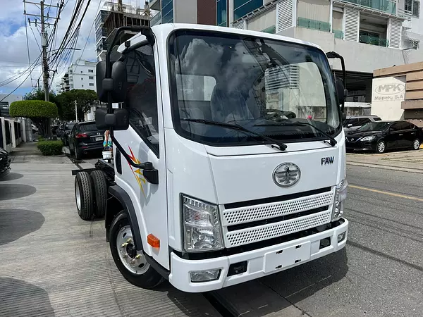camiones y vehiculos pesados - FAW CA1040 10 PIES 2024 4