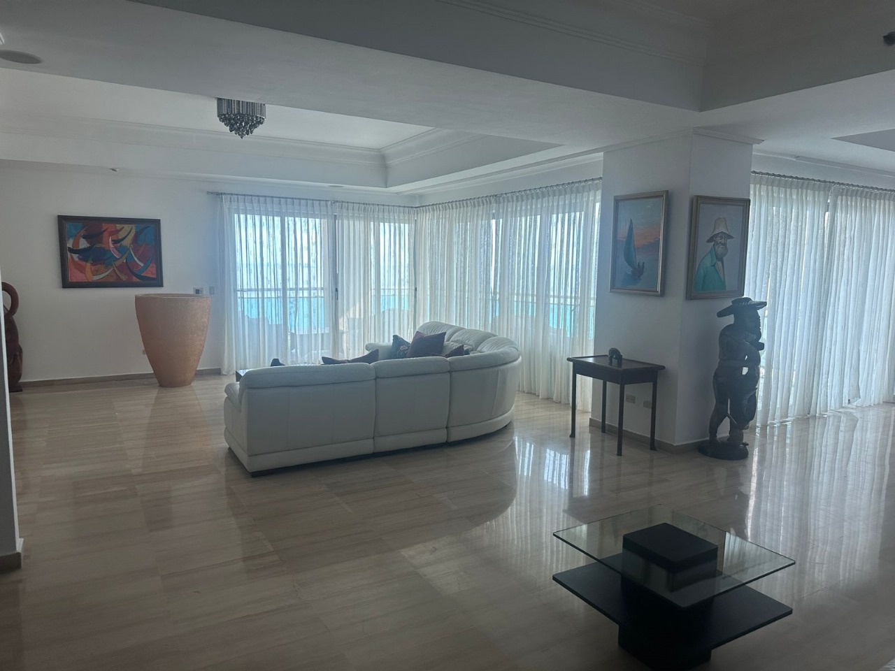 apartamentos - Alquilo apto en piso alto en Malecón Center