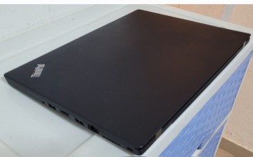computadoras y laptops - Laptop lenovo thinKpaD 14 Pulg Core i5 6ta Mem 8gb DDR4 Disco 256gb Solido 2