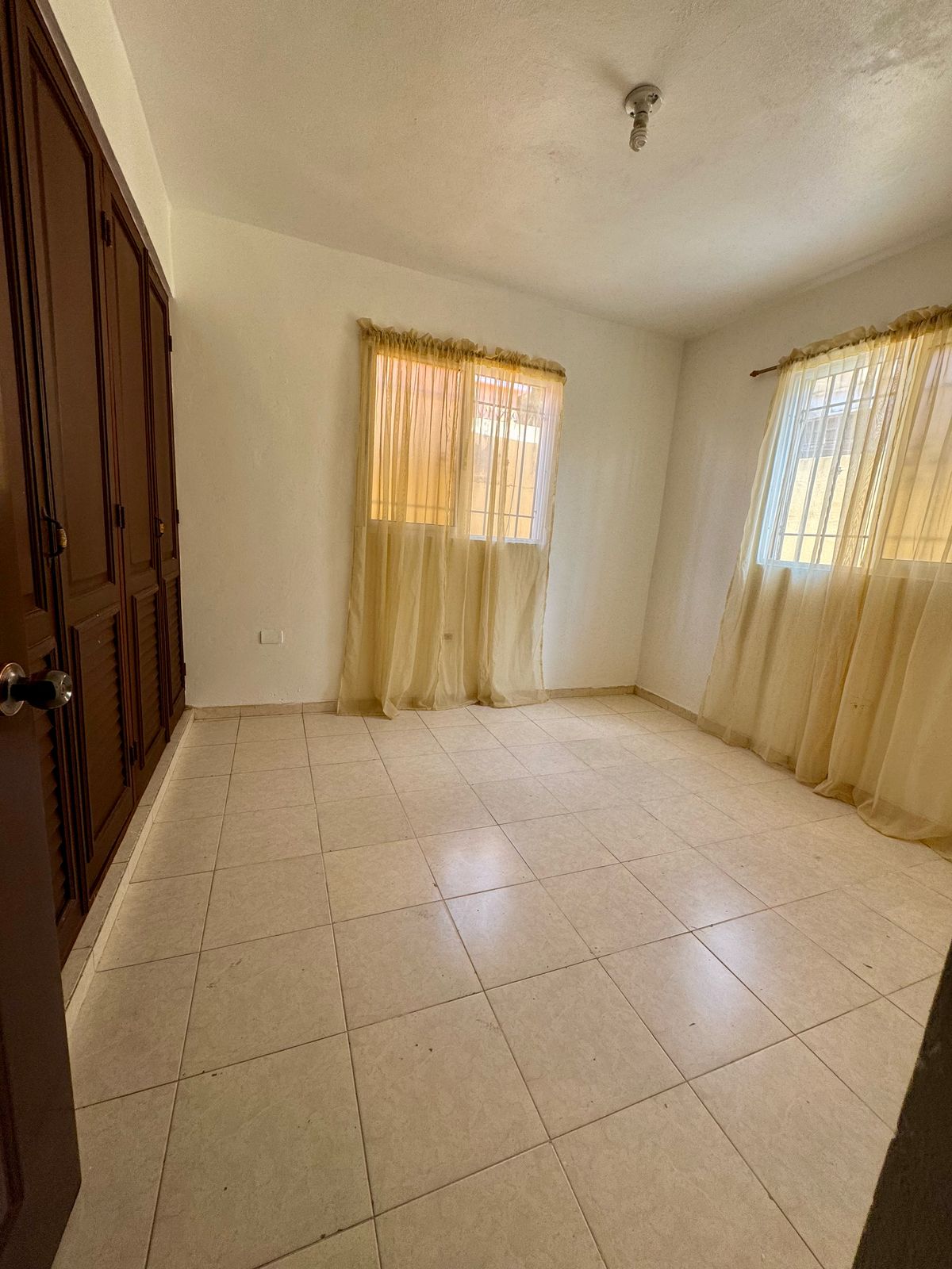 casas - casa de OPORTUNIDAD en STO DGO Este con 212.76 mts 4
