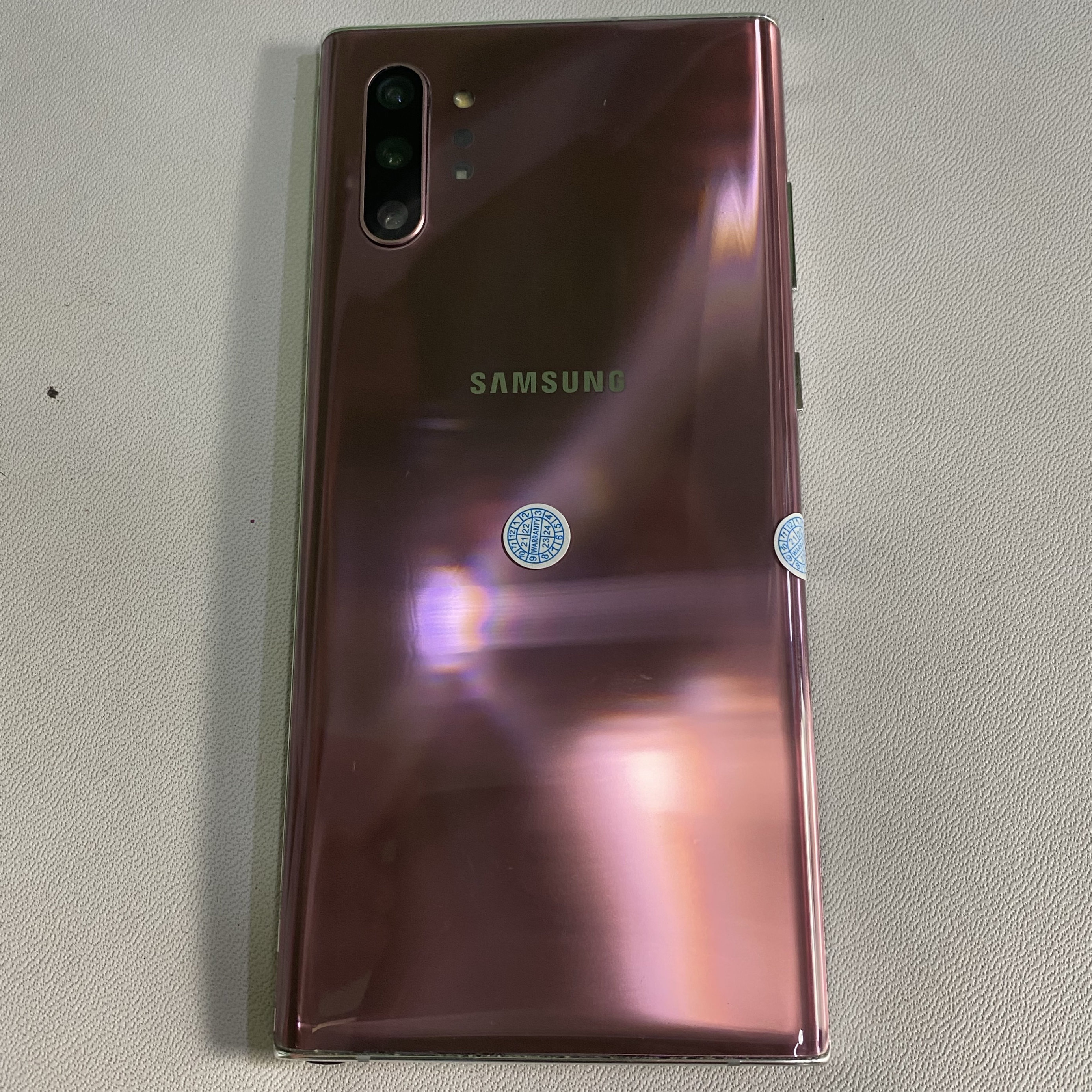 celulares y tabletas - Samsung note 10+  1