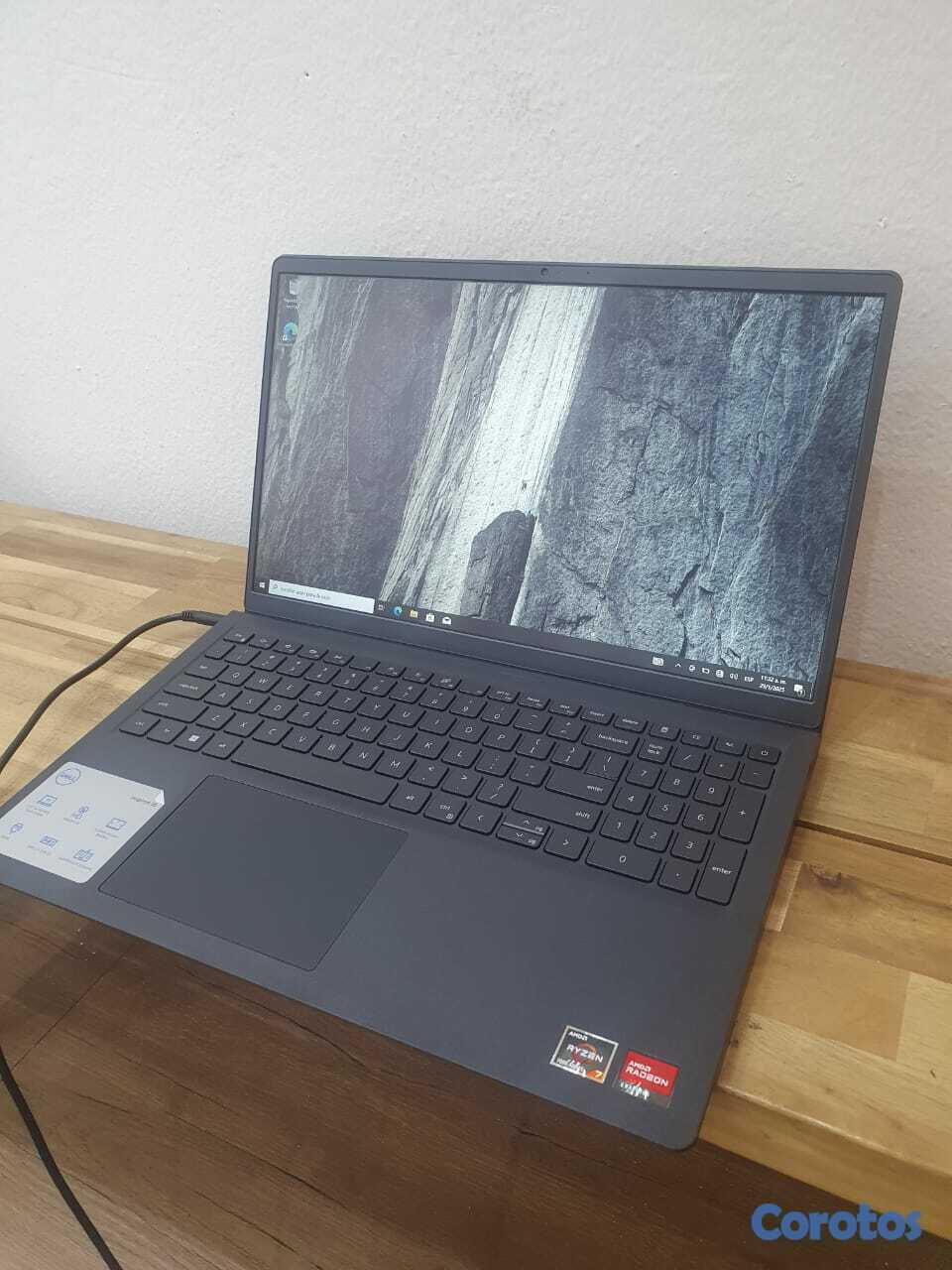 computadoras y laptops - Laptop Dell Inspiron 15, AMD Ryzen 7 7730U, 16GB R 5