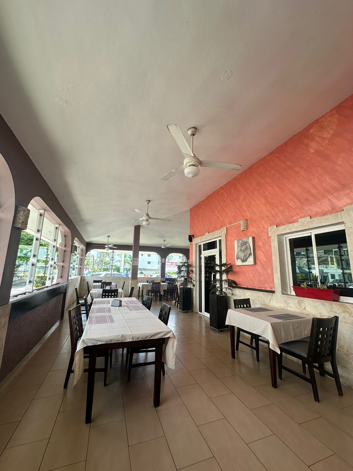 oficinas y locales comerciales - RESTAURANTE EN VENTA EN SOSUA. 3