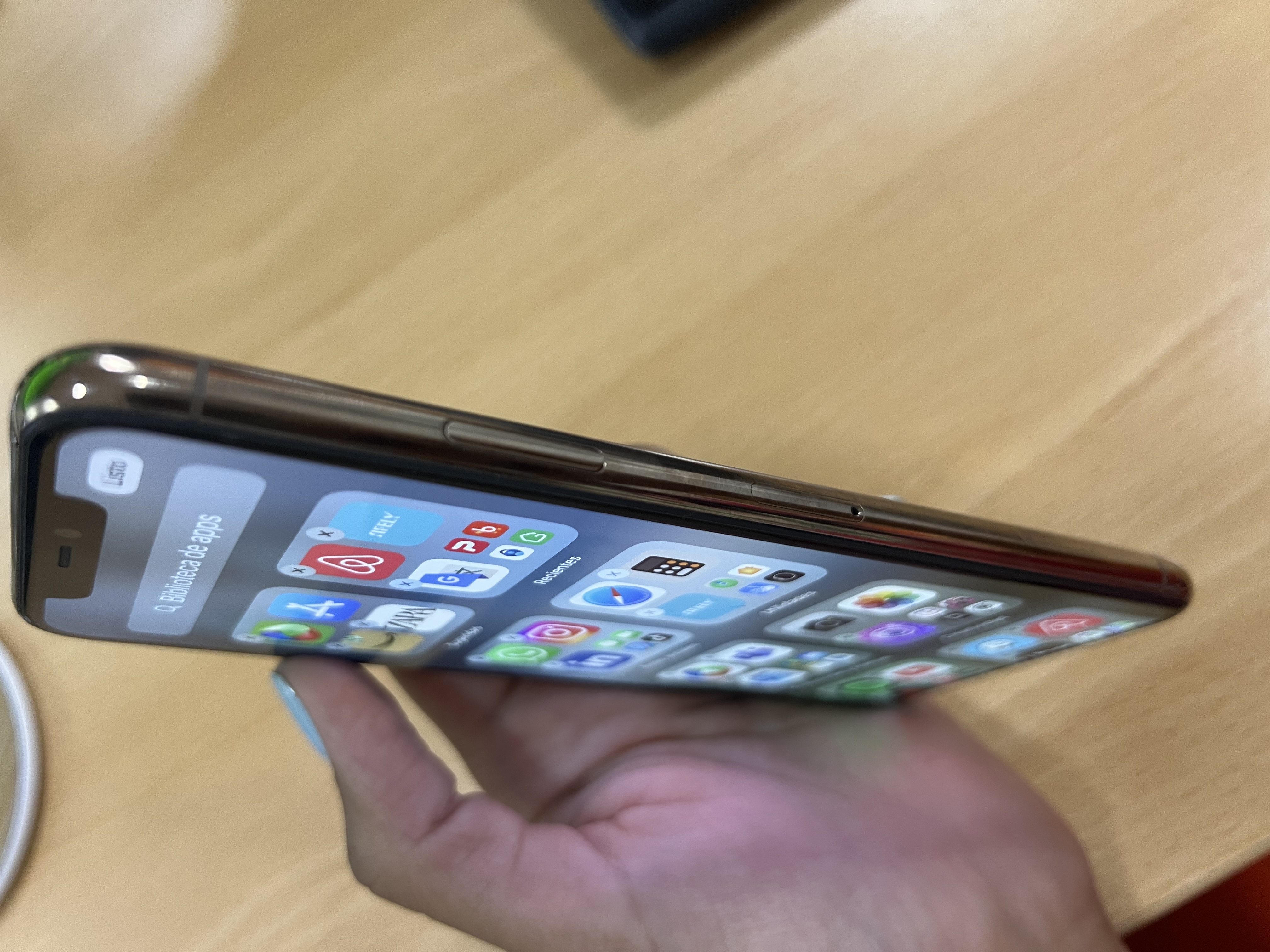 celulares y tabletas - IPhone 11 Pro Max Rose Gold 64G 4