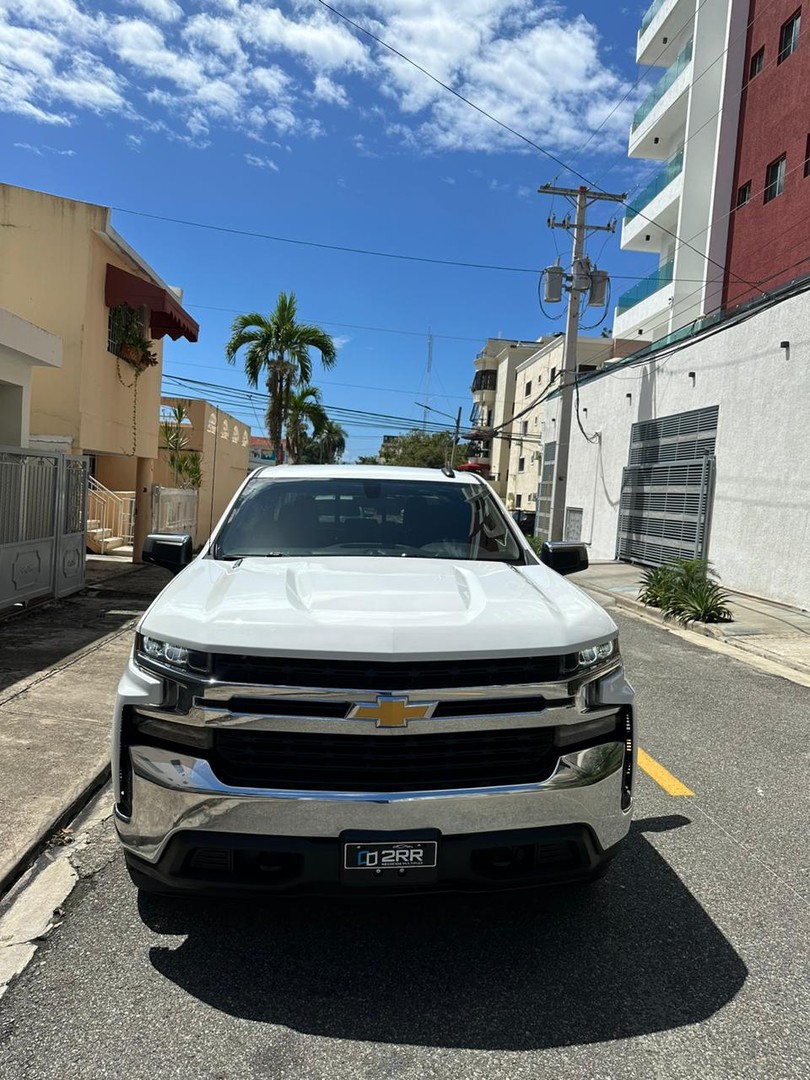 jeepetas y camionetas - Chevrolet Silverado LT  2020 diesel  1