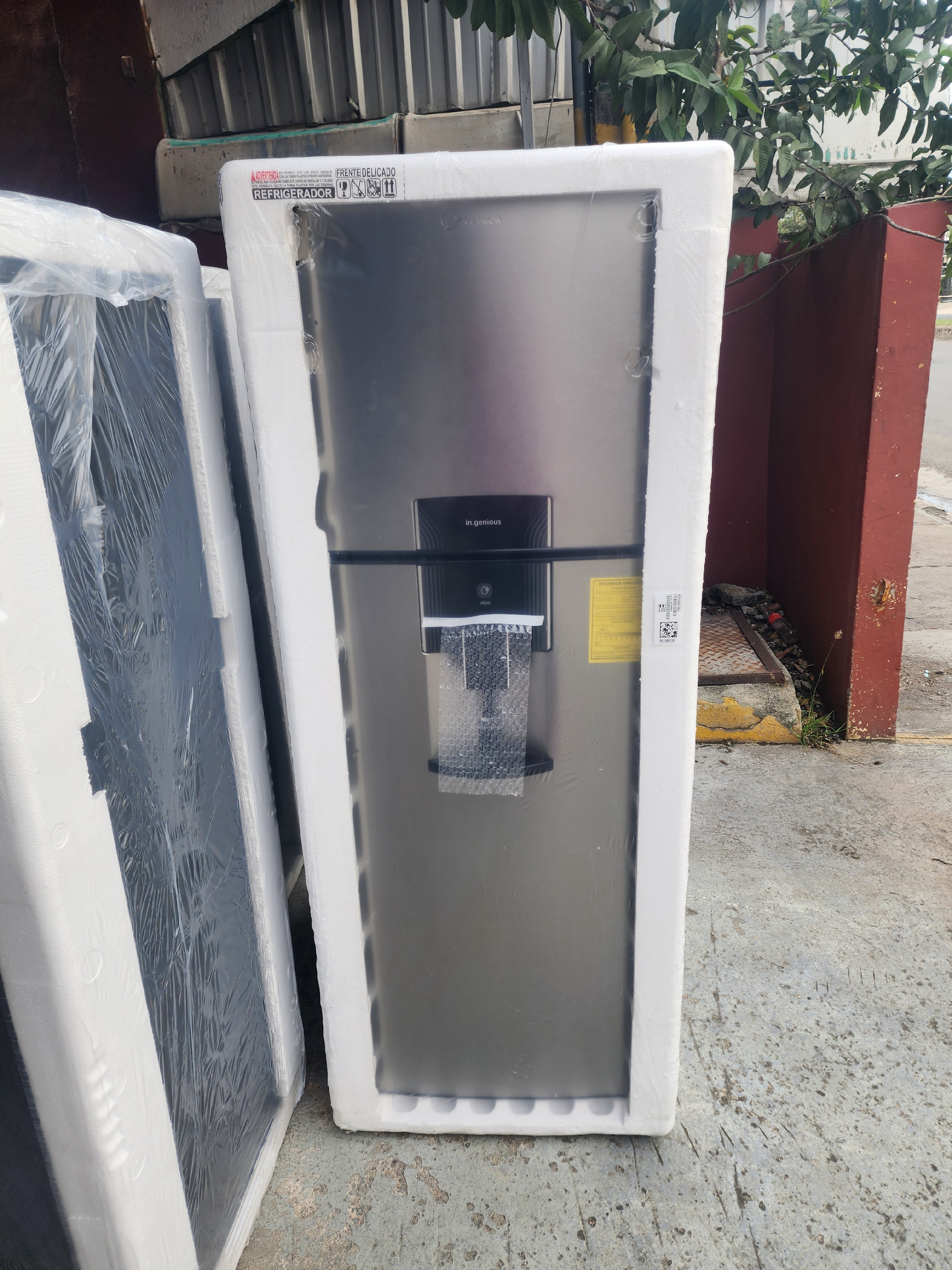 electrodomesticos - nevera cetron  con dispensador d
nueva