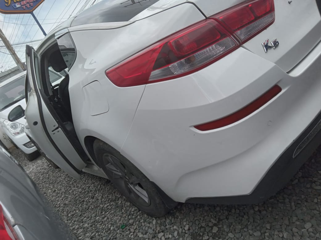 carros - KIA K5 2018 BLANCO DESDE: RD$ 745,100.00  5