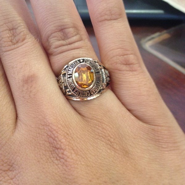 joyas, relojes y accesorios - Anillo en oro universitario de graduación PUCMM