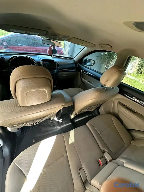 jeepetas y camionetas - Kia Sorento 2015 en excelentes condiciones  8
